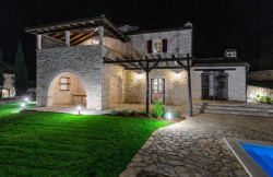 /c_images/thumb_3567504_4_-area-stone-villa-with-swimming-pool-in-a-quiet-location.jpg