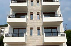 /c_images/thumb_3568786_4_ie-apartamenty-s-vidom-na-more-v-kumbore-herczeg-novi-04.jpg