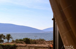 /c_images/thumb_3568790_2_s-garderobnoj-v-80-metrah-ot-morya-donya-lastva-tivat-13.jpg