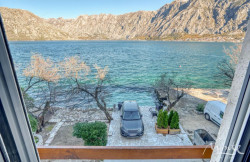 /c_images/thumb_3568791_1_naya-kamennaya-villa-s-vidom-na-zaliv-v-prchani-kotor-01.jpg