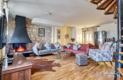 /c_images/thumb_3568791_3_naya-kamennaya-villa-s-vidom-na-zaliv-v-prchani-kotor-03.jpg