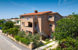 /c_images/thumb_3568896_1_Vila_Milla_69c94013f281.jpg