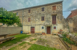 /c_images/thumb_3570113_3_-casa-in-pietra-da-ristrutturare-in-posizione-tranquilla.jpg
