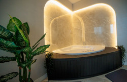 /c_images/thumb_3574245_4_Jacuzzi-lights.JPG