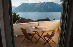 /c_images/thumb_3575391_1_-sea-view-in-prcanj-kotor-montenegro-www.adriastone.com_.jpg
