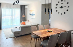 /c_images/thumb_3576461_3_lnyj-apartament-s-panoramnym-vidom-na-more-v-bechichi-03.jpg