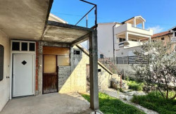 /c_images/thumb_3577543_2_1748863681_prodaja-kuce-blizini-plaze-slika-239963978.jpg