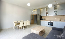 /c_images/thumb_3583233_4_lnyj-apartament-s-panoramnym-vidom-na-more-v-bechichi-04.jpg