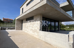 /c_images/thumb_3586823_2_573_crveni-vrh-umag-direktno-investitora-slika-250745975.jpg