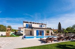 /c_images/thumb_3586883_1_1745828077_vile-krk-villa-silvia-31.jpg