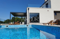 /c_images/thumb_3586968_1_1738574991_villa-navis-350.jpg