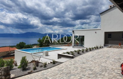 /c_images/thumb_3586968_3_1738574940_villa-navis-350.jpg