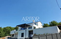 /c_images/thumb_3586968_4_1738574942_villa-navis-350.jpg
