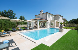 /c_images/thumb_3587017_2_1731670254_villa-elena-1.jpg