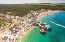 /c_images/thumb_3587544_1_1651754062_zrce-beach.jpg