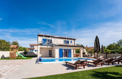 /c_images/thumb_3588359_1_1749726259_vile-krk-villa-silvia-31.jpg