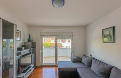 /c_images/thumb_3589588_2_9897779_novigrad-wohnung-in-begehrter-lage-in-strandnahe.jpg