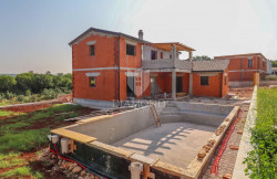 /c_images/thumb_3590683_1_1749813957_house-for-sale-near-rovinj_-19.jpg