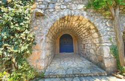 /c_images/thumb_3591531_2_tenticna_kuca_s_dvoristem_na_mirnoj_lokaciji_prodaja_12.jpeg