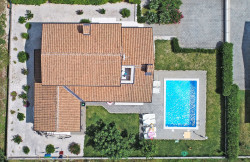 /c_images/thumb_3591744_4_1_tinjan-gebiet-einfamilienhaus-mit-pool-in-ruhiger-lage.jpg