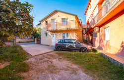/c_images/thumb_3594352_1_momisici-kuca-prodaja-1.jpg