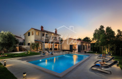 /c_images/thumb_3594688_1_1750409665_villa-perla-verde-kunj-40.jpg