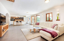 /c_images/thumb_3603194_1_1751546741_livingroom-villa-marron-1024x683.jpg