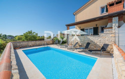 /c_images/thumb_3604979_4_1688991284_ciu521_pool_03.jpg