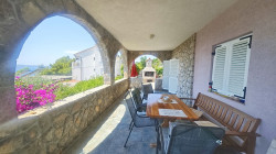 /c_images/thumb_3605947_4_stojeca_vila_s_4_stambene_jedinice_blizu_mora_prodaja_04.jpg
