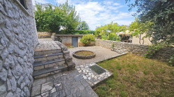 /c_images/thumb_3608368_4_tojeca_kuca_s_prostranom_okucnicom_blizu_mora_prodaja_25.jpg