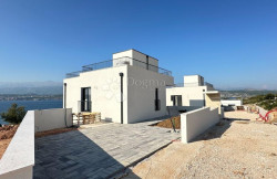 /c_images/thumb_3608850_4_806_vrhunska-novoizgradena-kuca-novigrad-slika-252757056.jpg