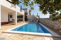 /c_images/thumb_3613234_1_Croatia-Zadar-area-seafront-pool-house-buy-36-1.jpg