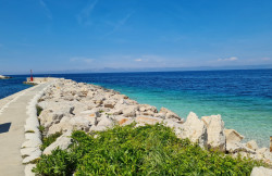 /c_images/thumb_3613421_1_Croatia-Korcula-Waterfront-building-land-for-8-1.jpg