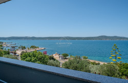 /c_images/thumb_3615088_1_-immobilien-haus-erste-reihe-am-meer-prvi-red-do-mora-09.jpg