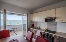 /c_images/thumb_3615088_4_-immobilien-haus-erste-reihe-am-meer-prvi-red-do-mora-10.jpg
