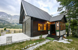/c_images/thumb_3622534_1_a-durmitor-u-gornolyzhnogo-kurorta-savin-kuk-zhablyak-01.jpg