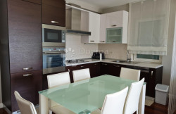 /c_images/thumb_3623073_1_1633982761_mulandovo-stan-1a-kitchen.jpg