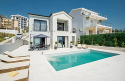 /c_images/thumb_3628830_1_1-two-bedroom-furnished-villa-Becici-2.jpg