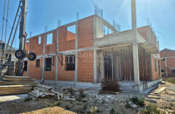 /c_images/thumb_3630237_1_kretnine-vodice-novogradnja-stanovi-na-mirnoj-lokaciji-2.jpg