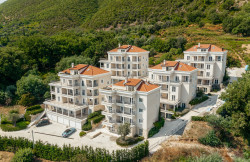 /c_images/thumb_3630900_1_sive-penthouse-apartment-with-panoramic-views-of-the-bay.jpg