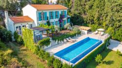 /c_images/thumb_3630906_3_2-Herceg-Novi-Baosici-luxury-Provence-style-villa.jpg