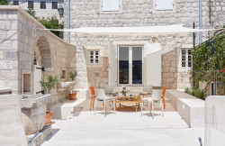 /c_images/thumb_3630926_3_vated-stone-house-with-spacious-terrace-and-sea-view-min.jpg