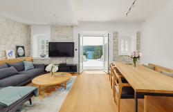 /c_images/thumb_3630926_4_vated-stone-house-with-spacious-terrace-and-sea-view-min.jpg