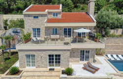 /c_images/thumb_3630933_1_1-new-villa-with-a-pool-and-panoramic-sea-view-1.jpg