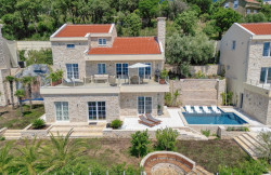 /c_images/thumb_3630933_4_2-new-villa-with-a-pool-and-panoramic-sea-view.jpg