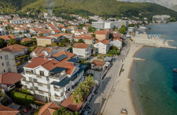 /c_images/thumb_3630947_2_a-fully-renovated-4-star-hotel-set-on-the-waterfront-min.jpg