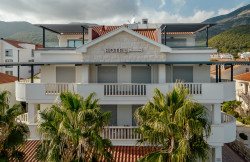 /c_images/thumb_3630947_3_ijela-fully-renovated-4-star-hotel-set-on-the-waterfront.jpg