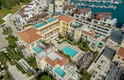/c_images/thumb_3630953_2_x-penthouse-with-a-rooftop-terrace-and-swimming-pool-min.jpg