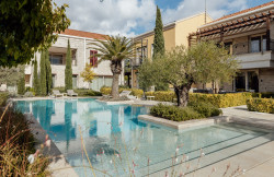 /c_images/thumb_3630957_4_ched-villa-with-a-rooftop-jacuzzi-Village-Residences-min.jpg