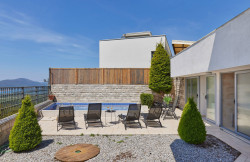 /c_images/thumb_3630959_3_hree-bedroom-villa-with-a-swimming-pool-and-sea-view-min.jpg